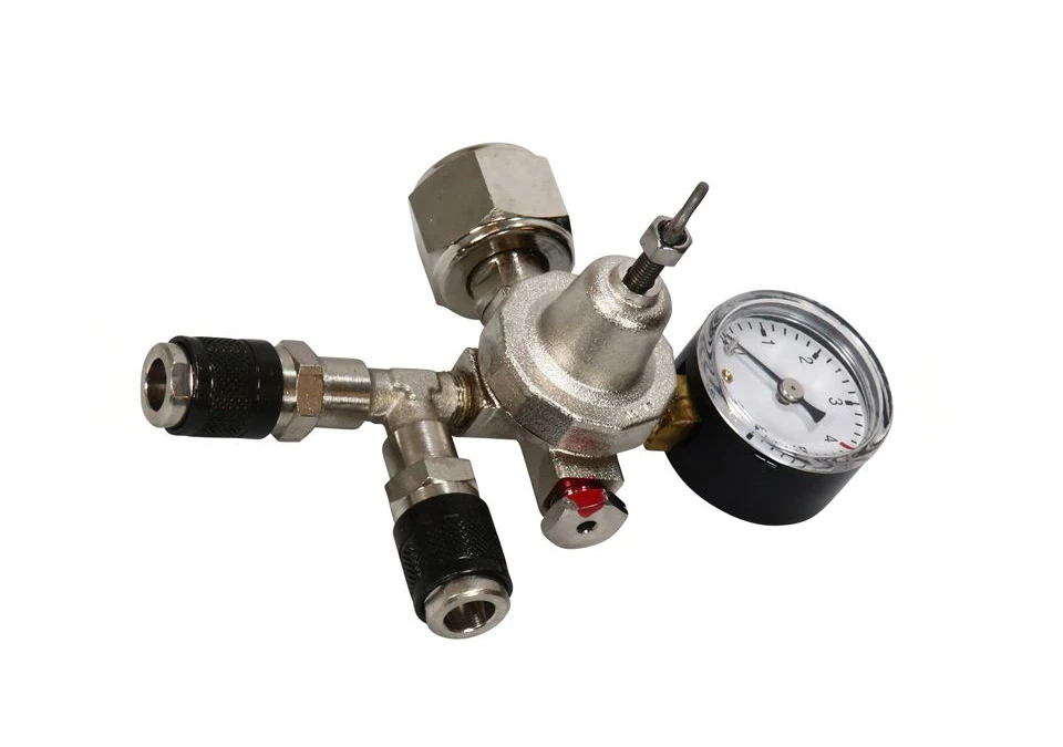 Regulator CO2 with 2-Outputs and 1-Manometer